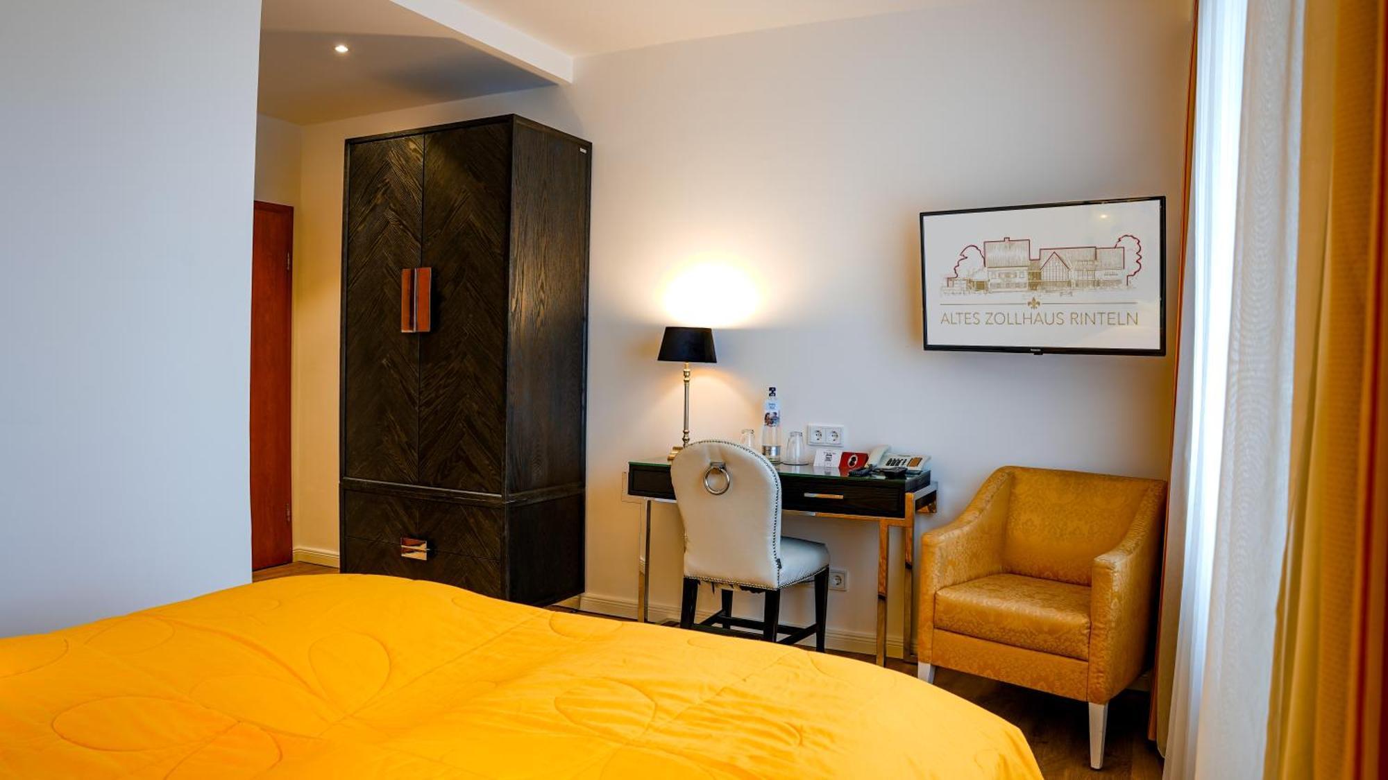 Altes Zollhaus Hotel Ринтелн Екстериор снимка