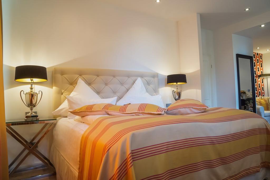 Altes Zollhaus Hotel Ринтелн Екстериор снимка